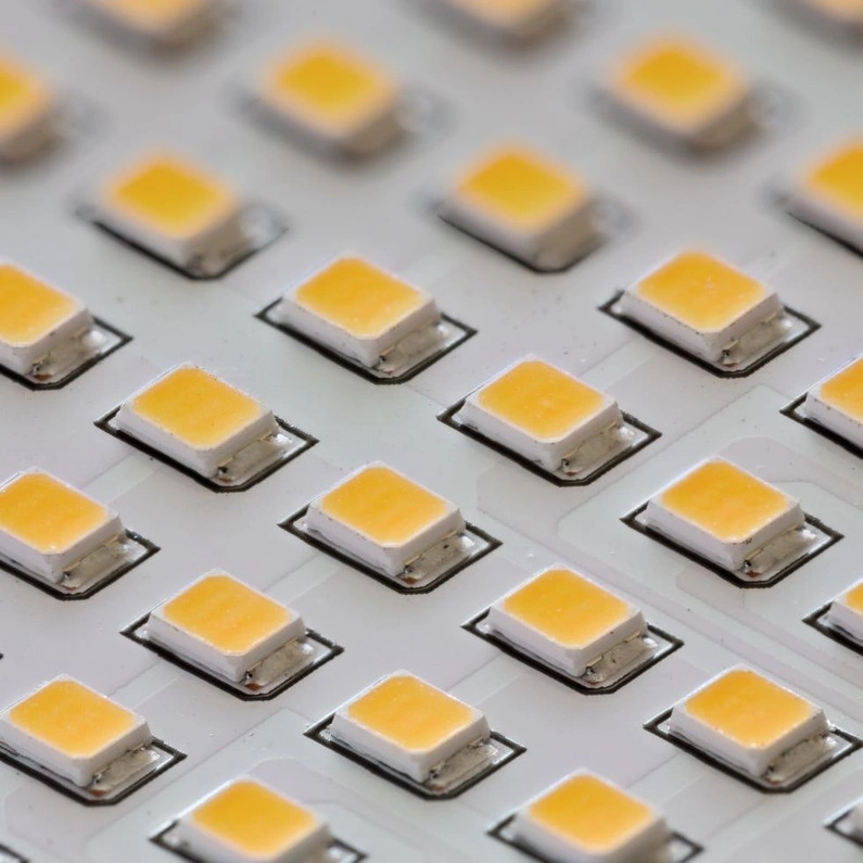 تفاوت لامپ SMD و LED چیست؟ بررسی ساختار، مصرف و نوردهی 7 SMD چیست؟